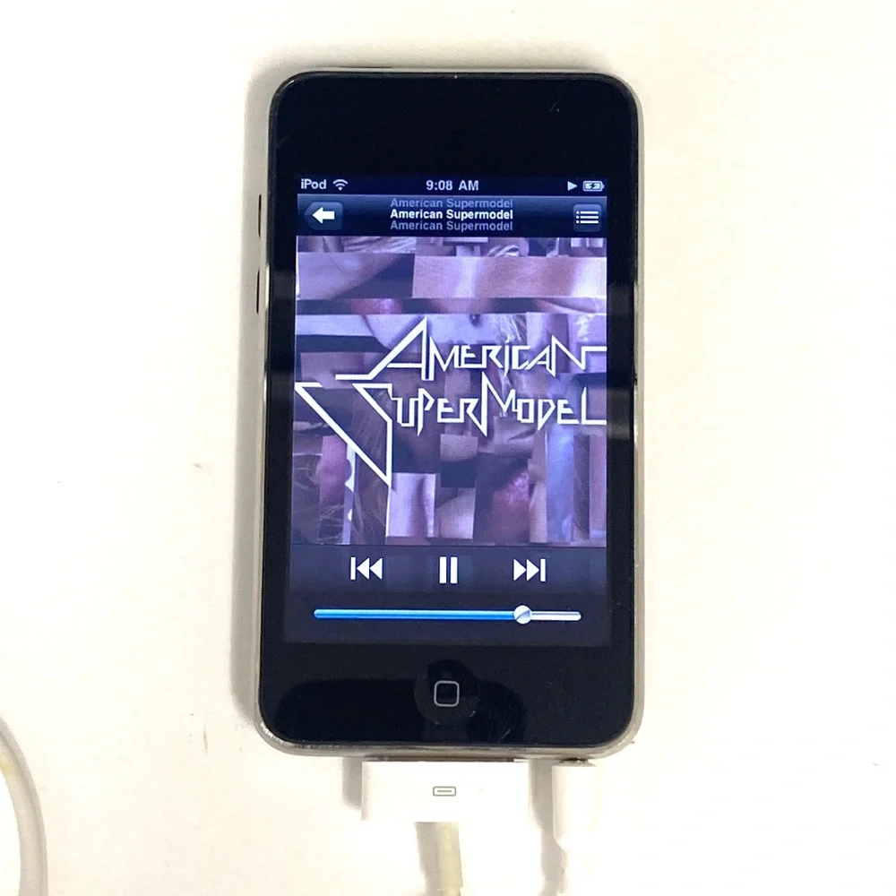 Apple iPod Touch Black/Silver 4th Generation 8GB